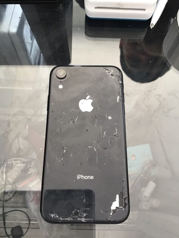 iPhone XR - Image 2