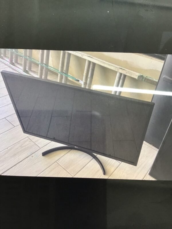 LG 32 Pantalla P—TRC - Image 2