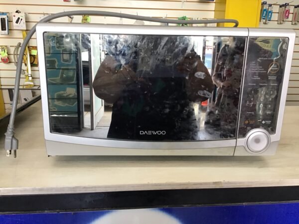 Microondas daewoo plata..