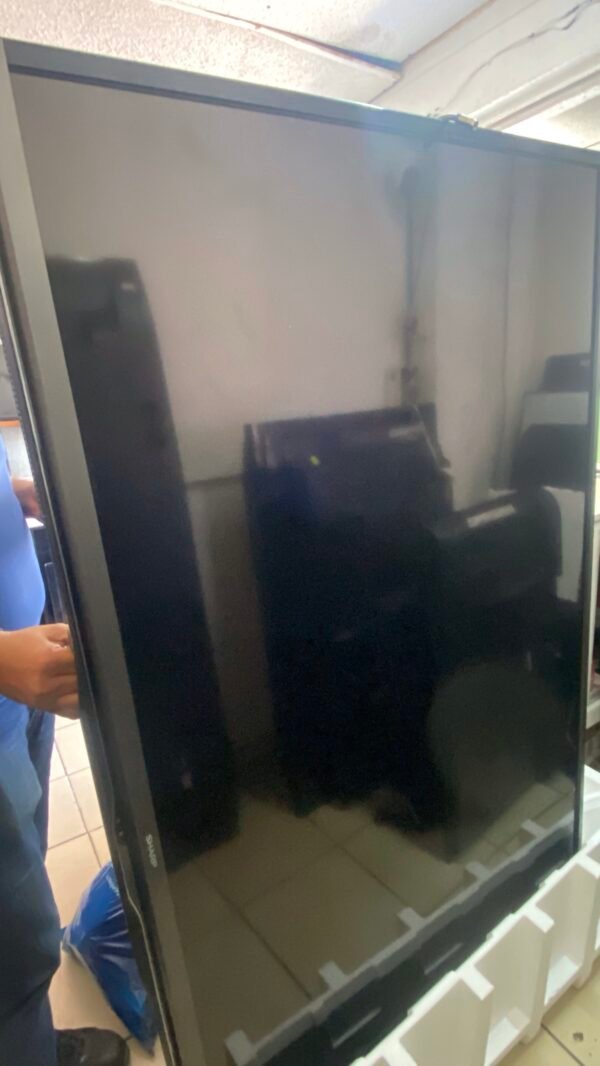 Pantalla Sharp 70” SC-G* - Image 2